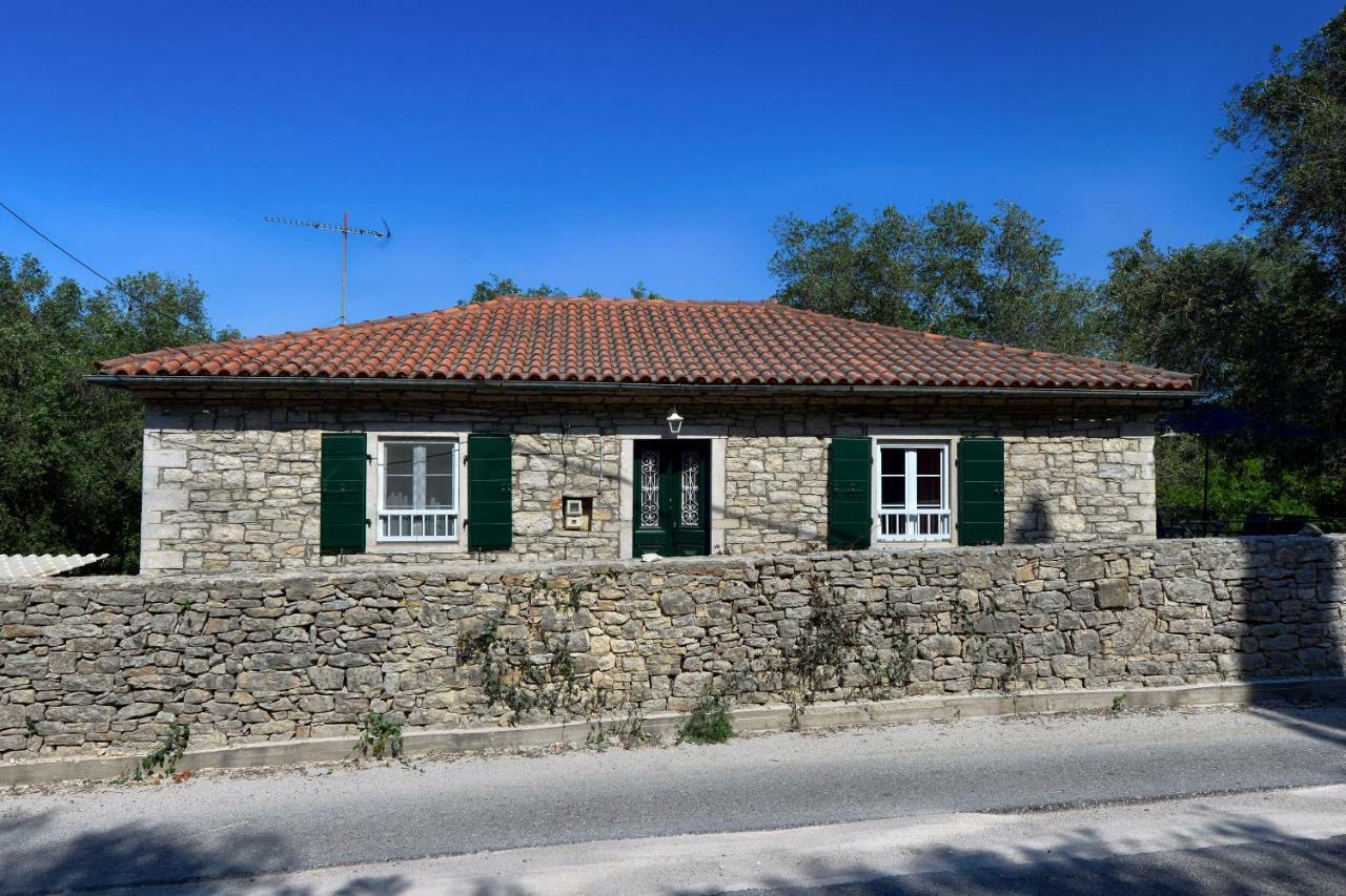 Mikroulis Residence Mastoratika Екстериор снимка